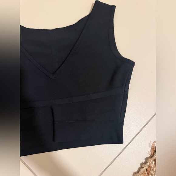 BCBG Black Crop Top - Picture 7 of 8